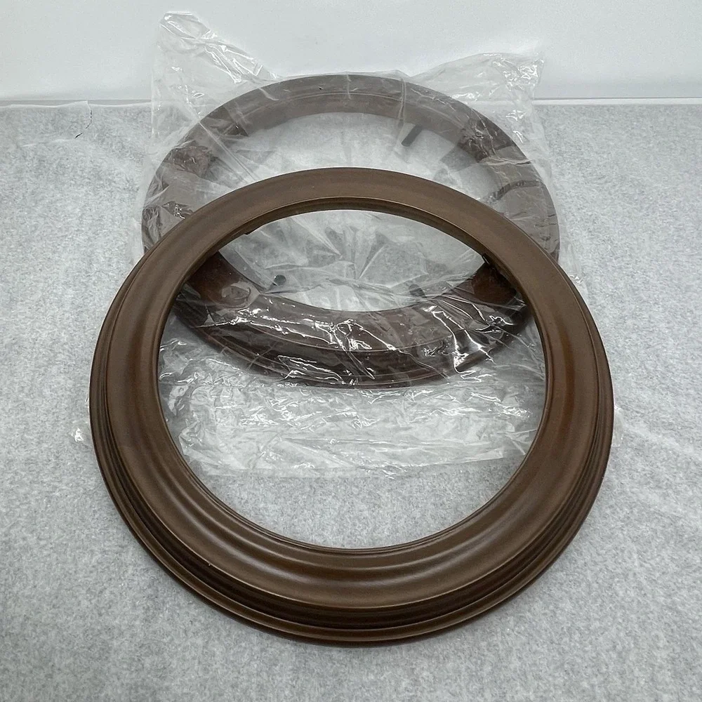 Van Hygan & Smythe Round Wood 8.5